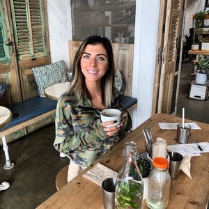 Soft fleece camo long sleeved quarter zip! So cute